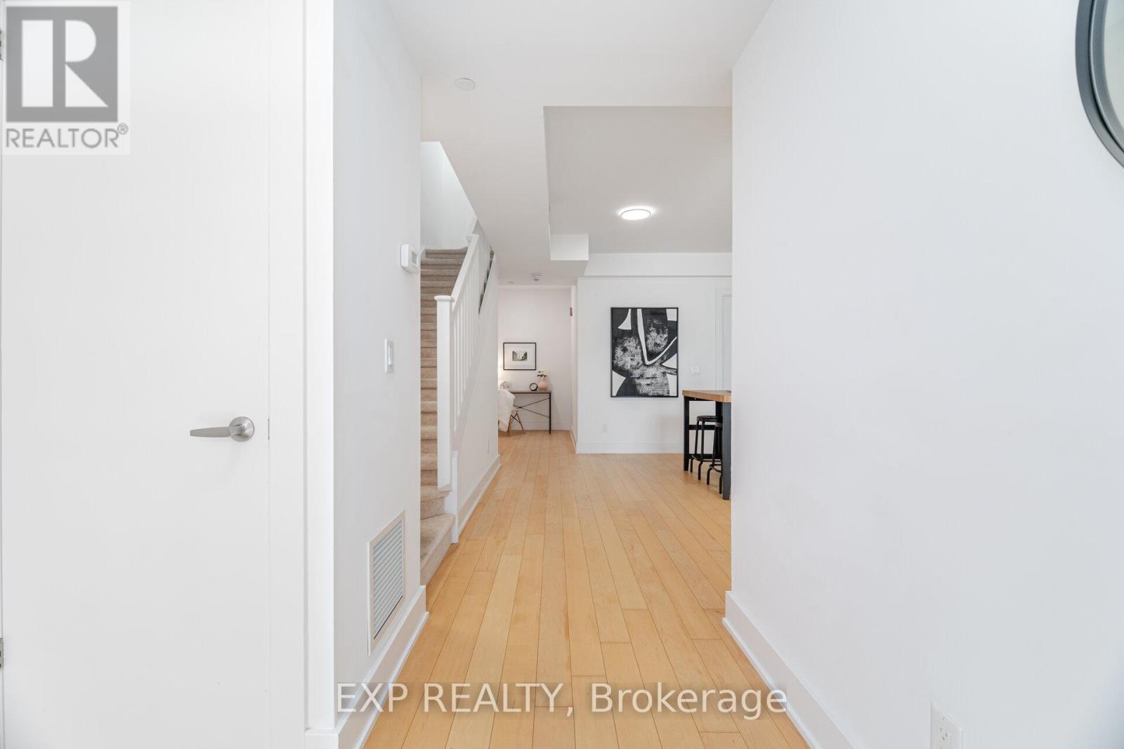 C211 - 5260 Dundas Street, Burlington, Ontario  L7L 0J7 - Photo 3 - W12144945