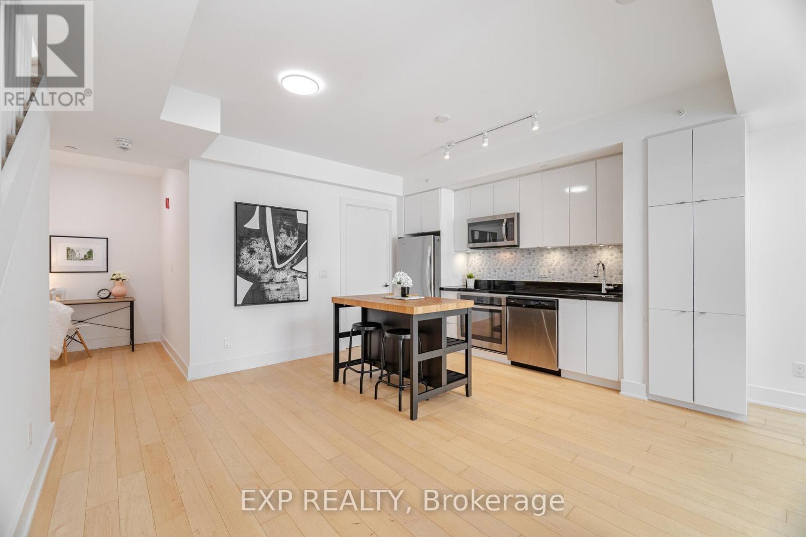 C211 - 5260 Dundas Street, Burlington, Ontario  L7L 0J7 - Photo 4 - W12144945