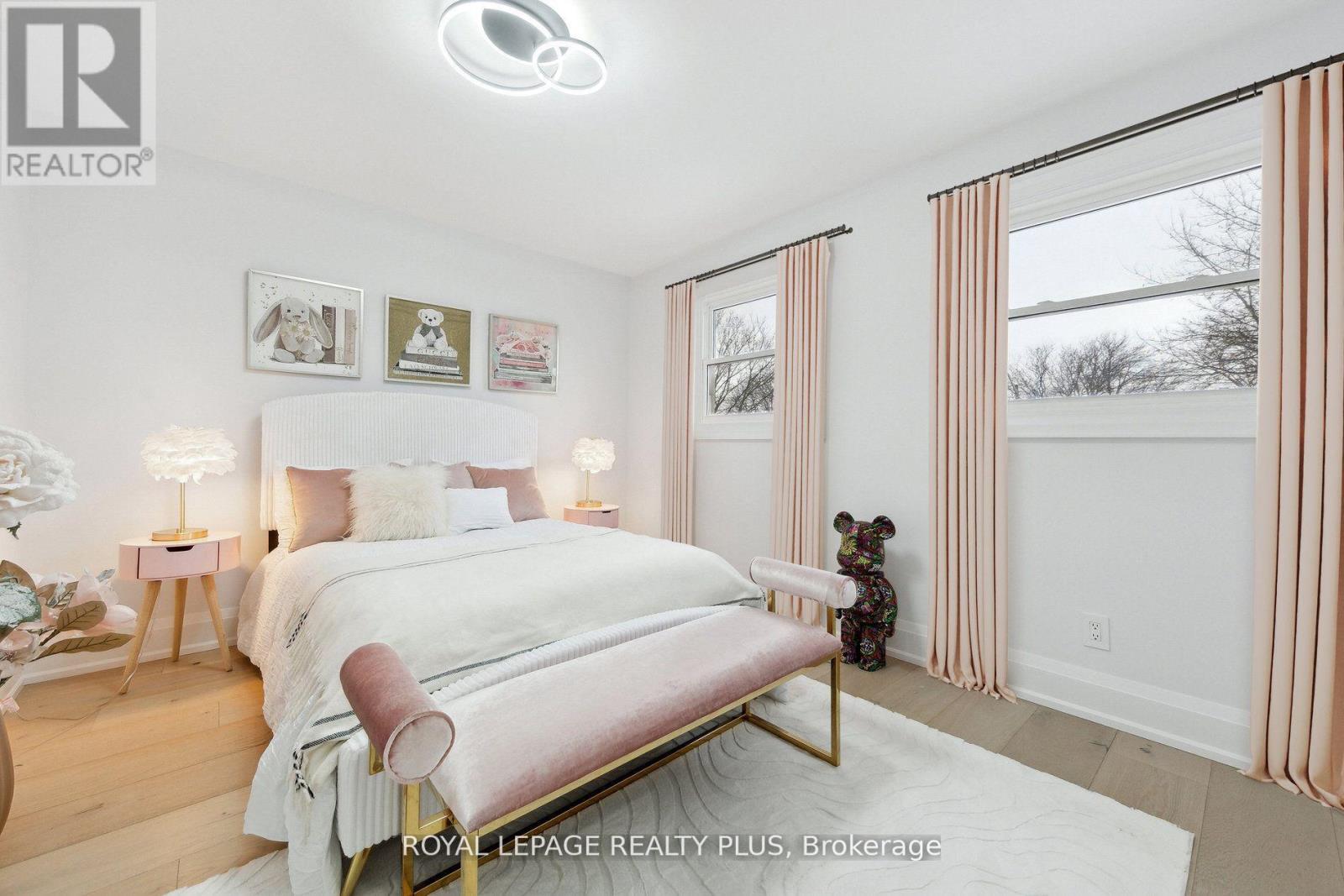 4344 Dallas Court, Mississauga, Ontario  L4W 4G7 - Photo 29 - W12144949