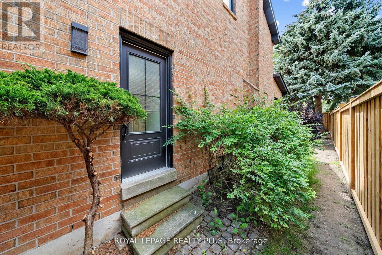 4344 Dallas Court, Mississauga, Ontario  L4W 4G7 - Photo 45 - W12144949