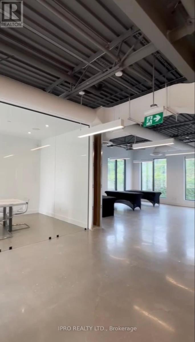 92 Park Lawn Road, Toronto (Mimico), Ontario  M8Y 0B6 - Photo 4 - W12144981