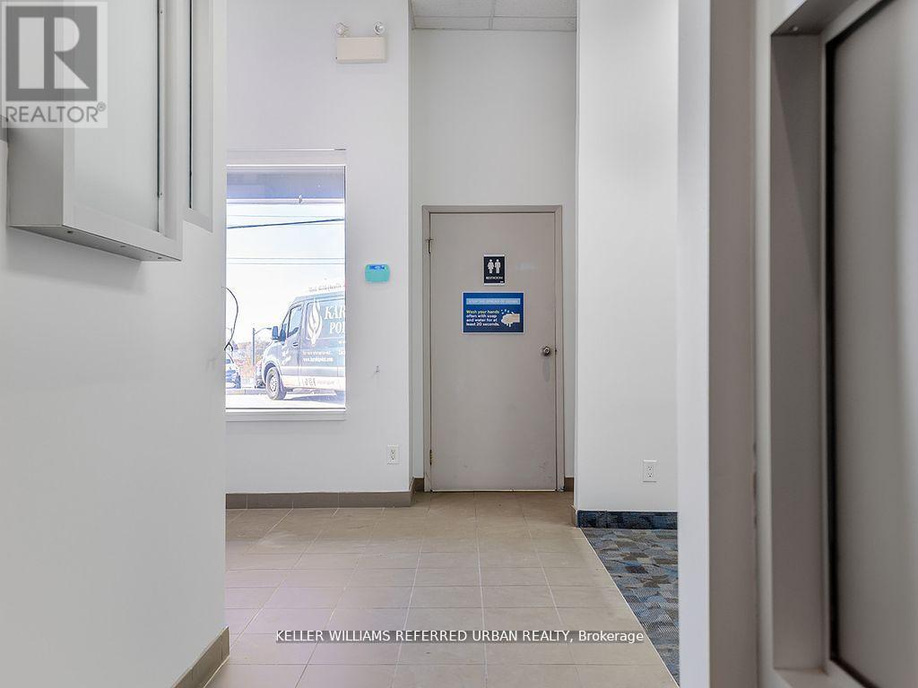 24 - 2201 Finch Avenue W, Toronto, Ontario  M9M 2X9 - Photo 10 - W12145024