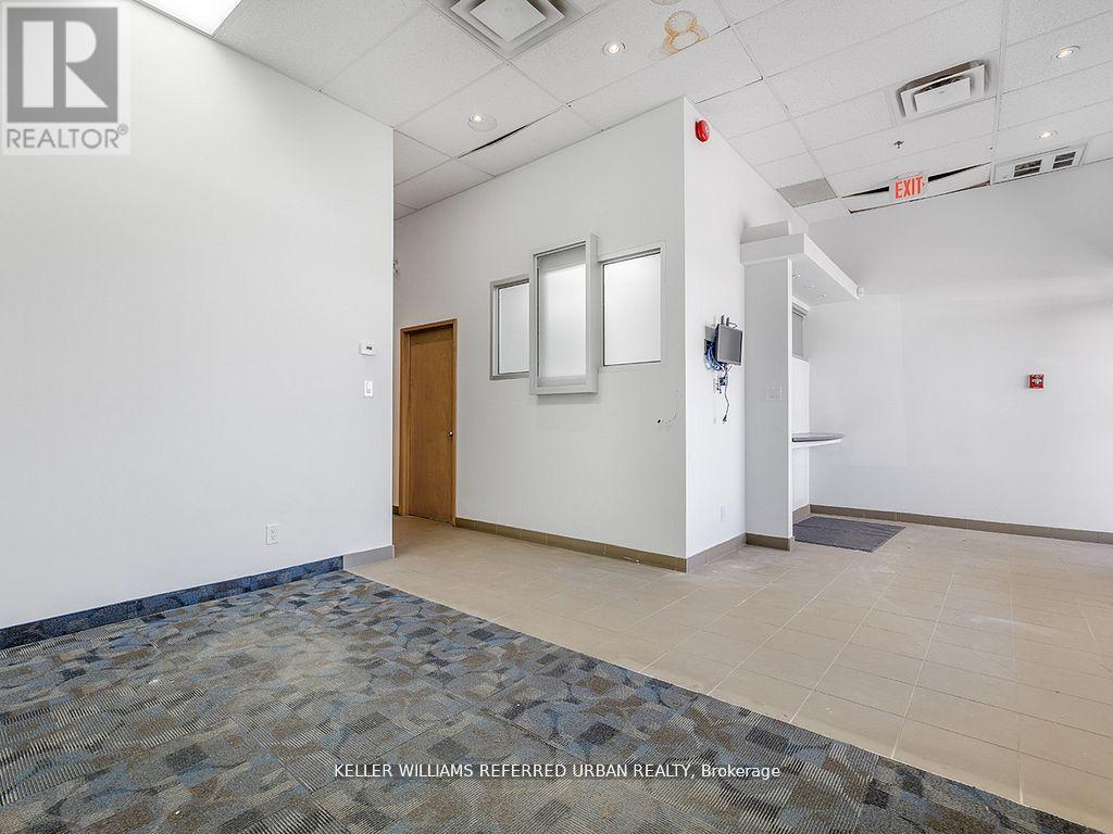 24 - 2201 Finch Avenue W, Toronto, Ontario  M9M 2X9 - Photo 11 - W12145024