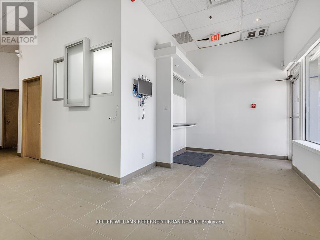 24 - 2201 Finch Avenue W, Toronto, Ontario  M9M 2X9 - Photo 12 - W12145024