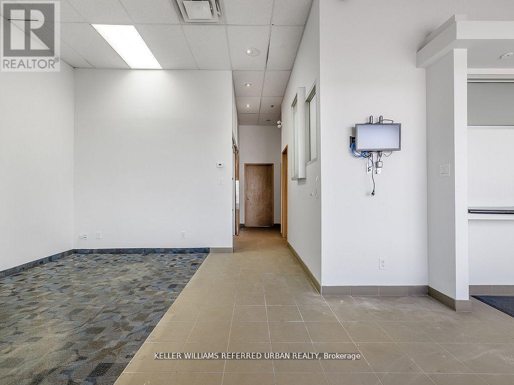 24 - 2201 Finch Avenue W, Toronto, Ontario  M9M 2X9 - Photo 15 - W12145024