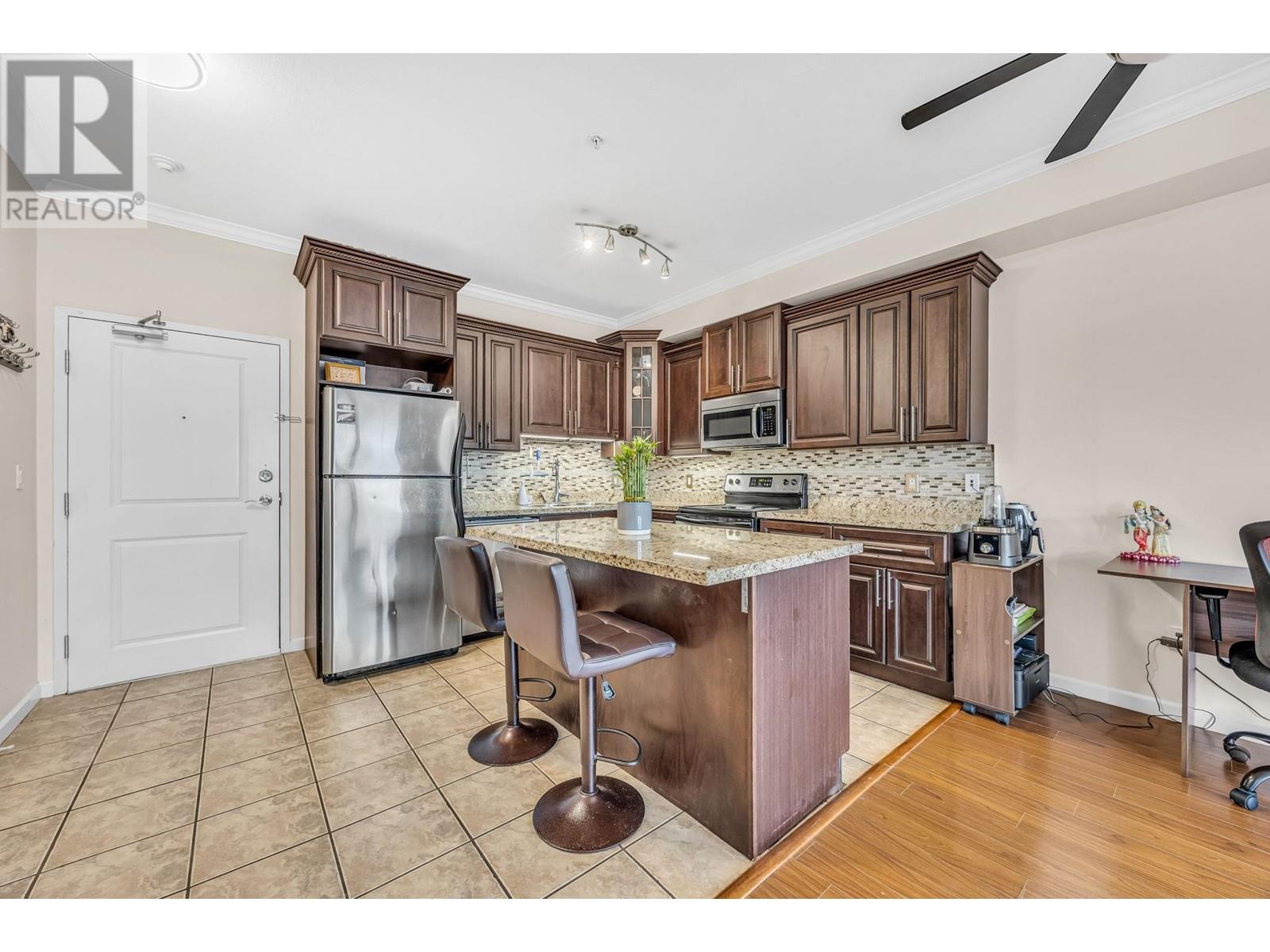 306 22363 Selkirk Avenue, Maple Ridge, British Columbia  V2X 2X6 - Photo 4 - R3001996
