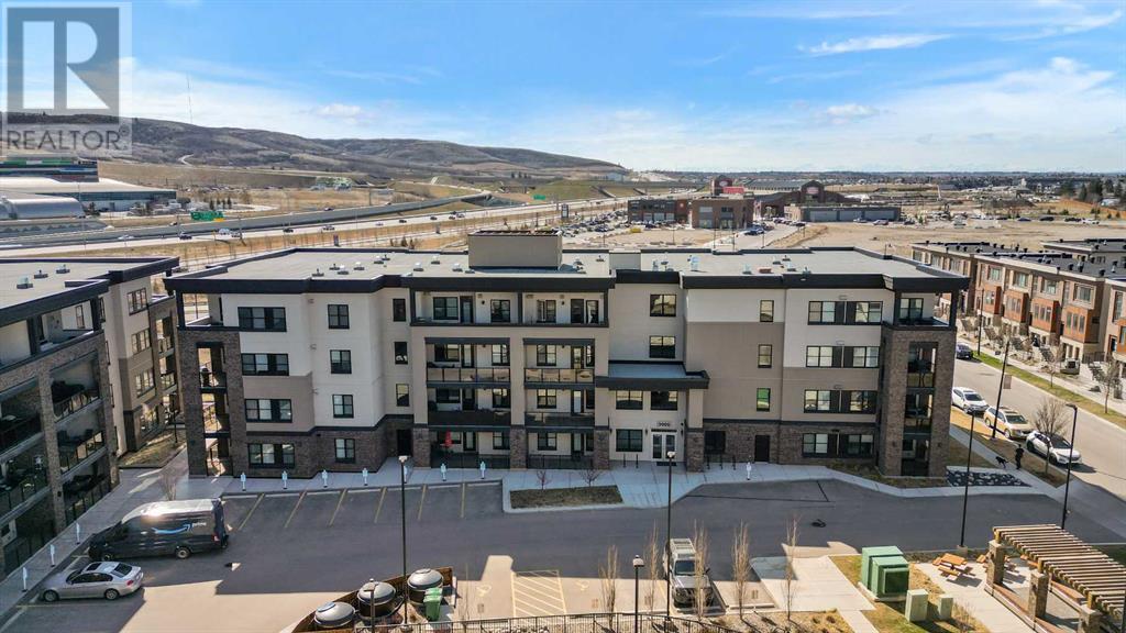 Property at 3206, 80 Greenbriar Place NW image 2