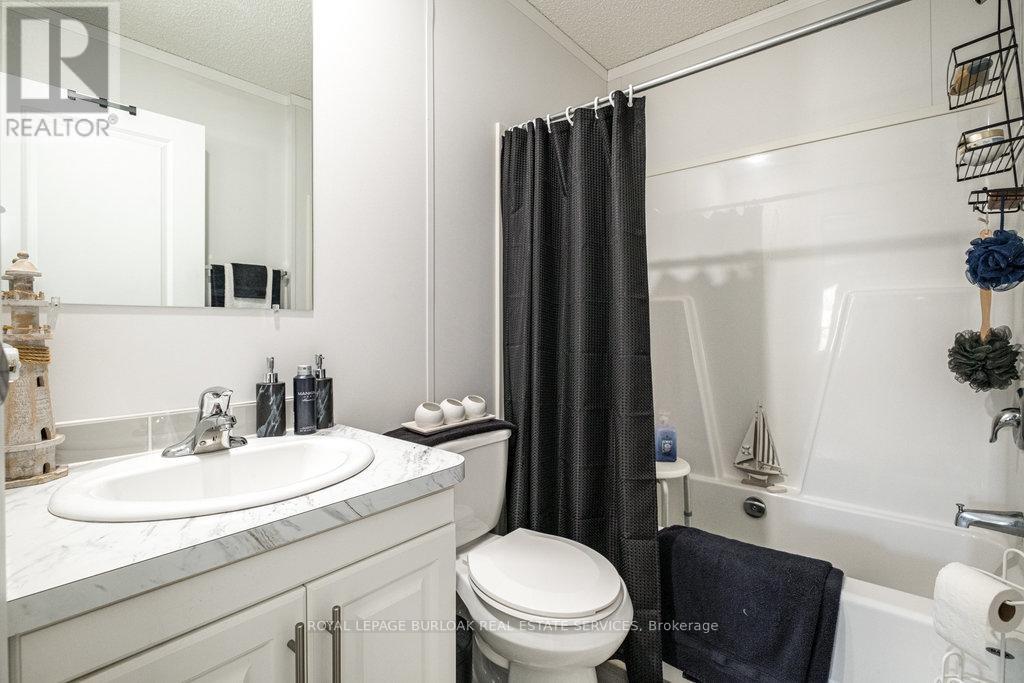 29 Hickory Hollow, Haldimand, Ontario  N0A 1L0 - Photo 24 - X12144898