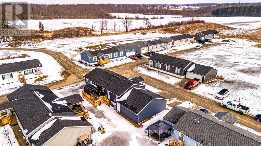 29 Hickory Hollow, Haldimand, Ontario  N0A 1L0 - Photo 42 - X12144898