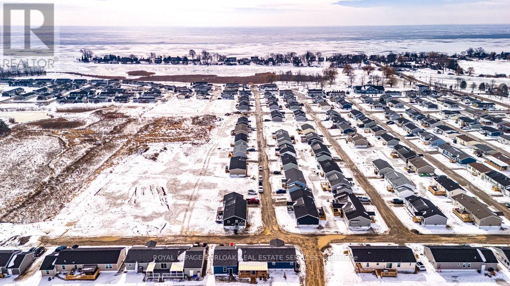 29 Hickory Hollow, Haldimand, Ontario  N0A 1L0 - Photo 44 - X12144898