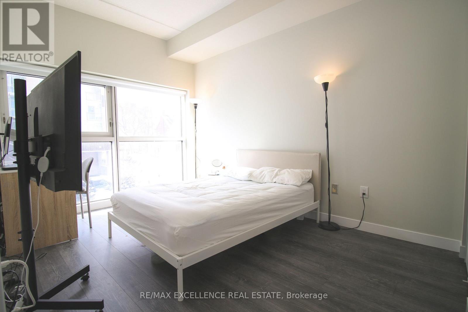 309 - 251 Hemlock Street, Waterloo, Ontario  N2L 0H2 - Photo 11 - X12144904