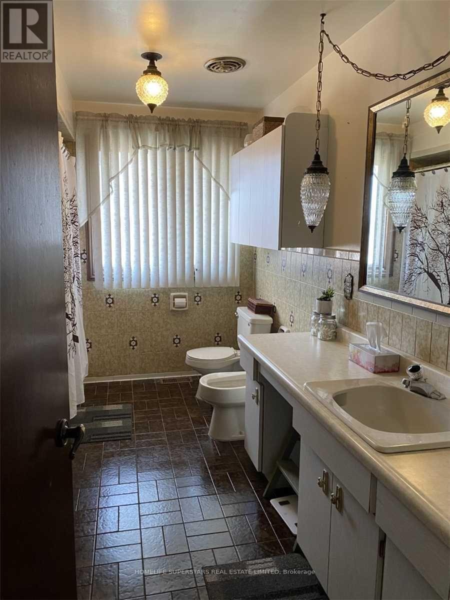 241 County Rd  42, Lakeshore, Ontario  N0R 1K0 - Photo 8 - X12144914