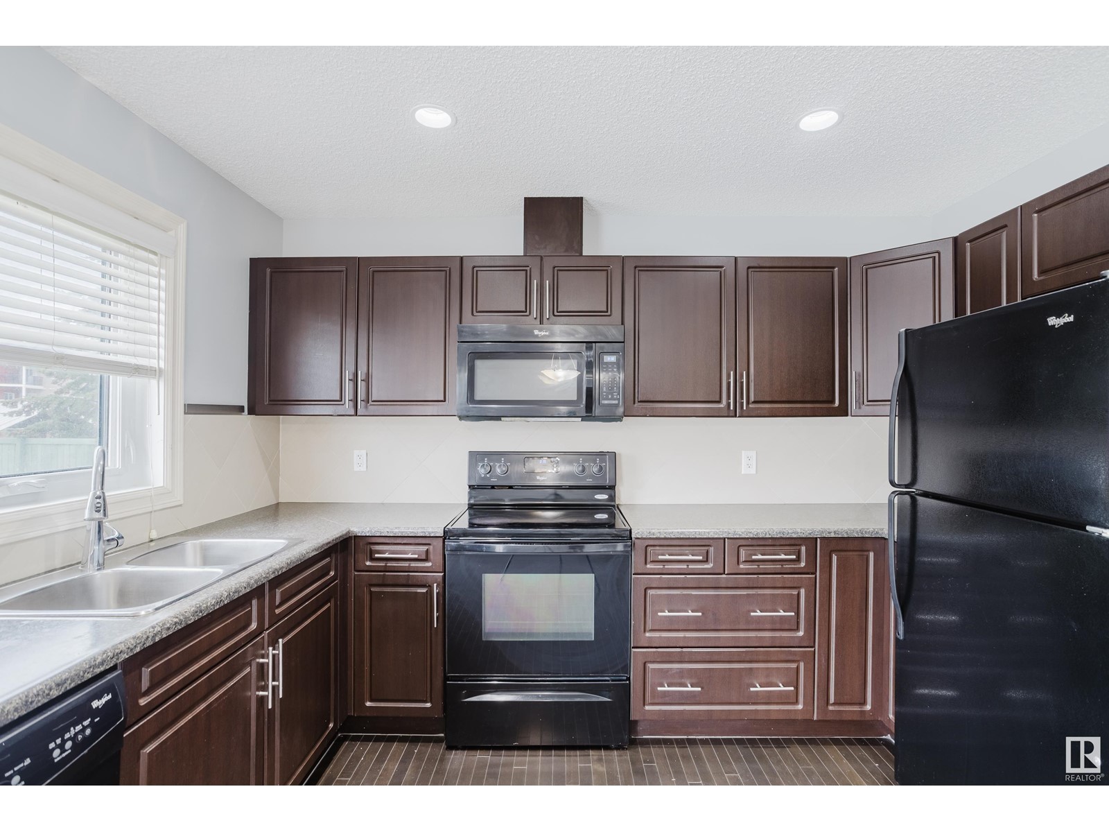 Property at #107 219 CHARLOTTE WY image 3
