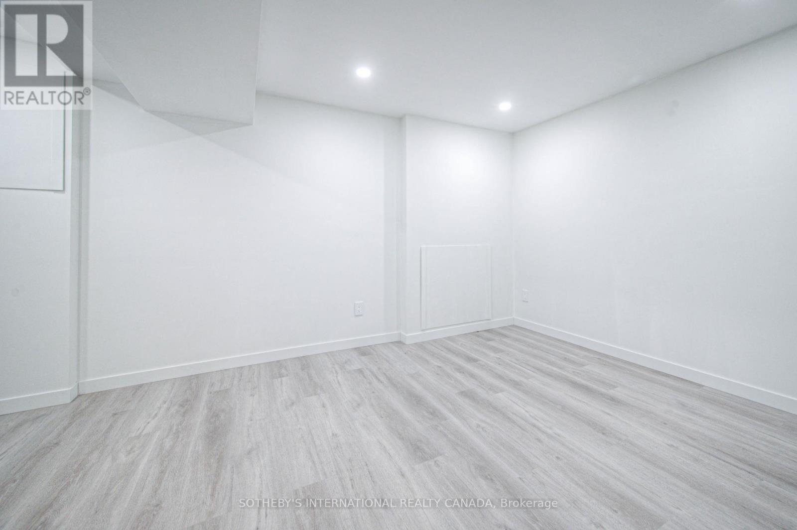 24b Amos Avenue, Waterloo, Ontario  N2L 5G3 - Photo 28 - X12144916