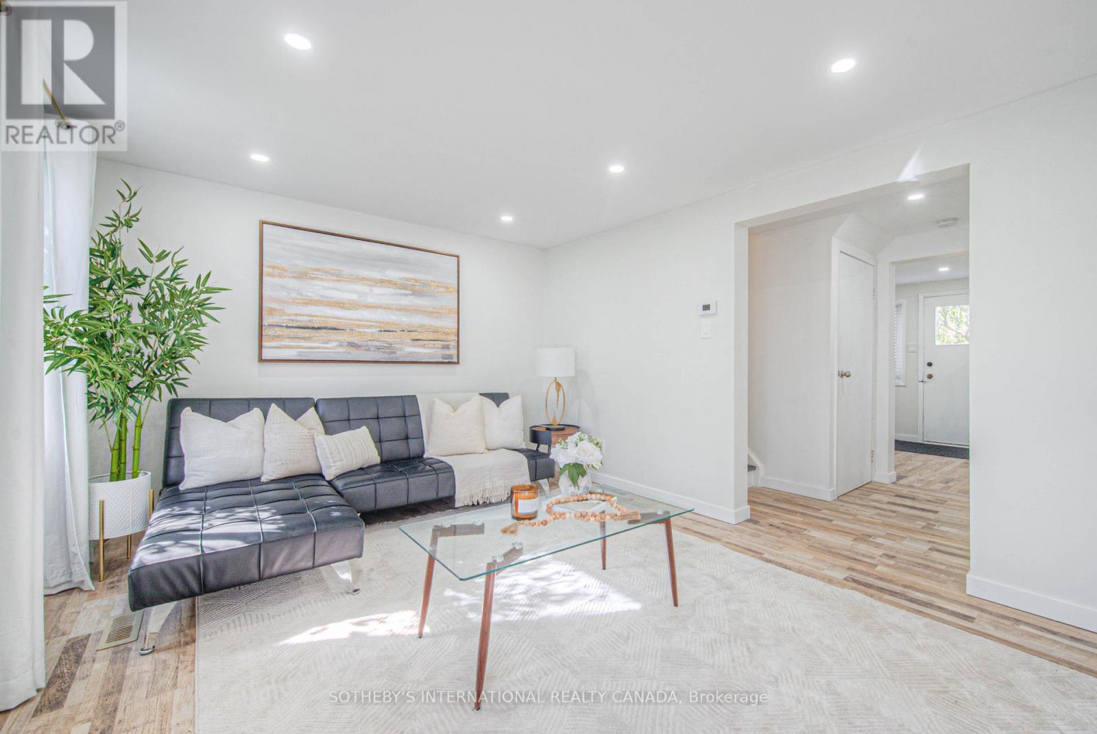 24b Amos Avenue, Waterloo, Ontario  N2L 5G3 - Photo 9 - X12144916