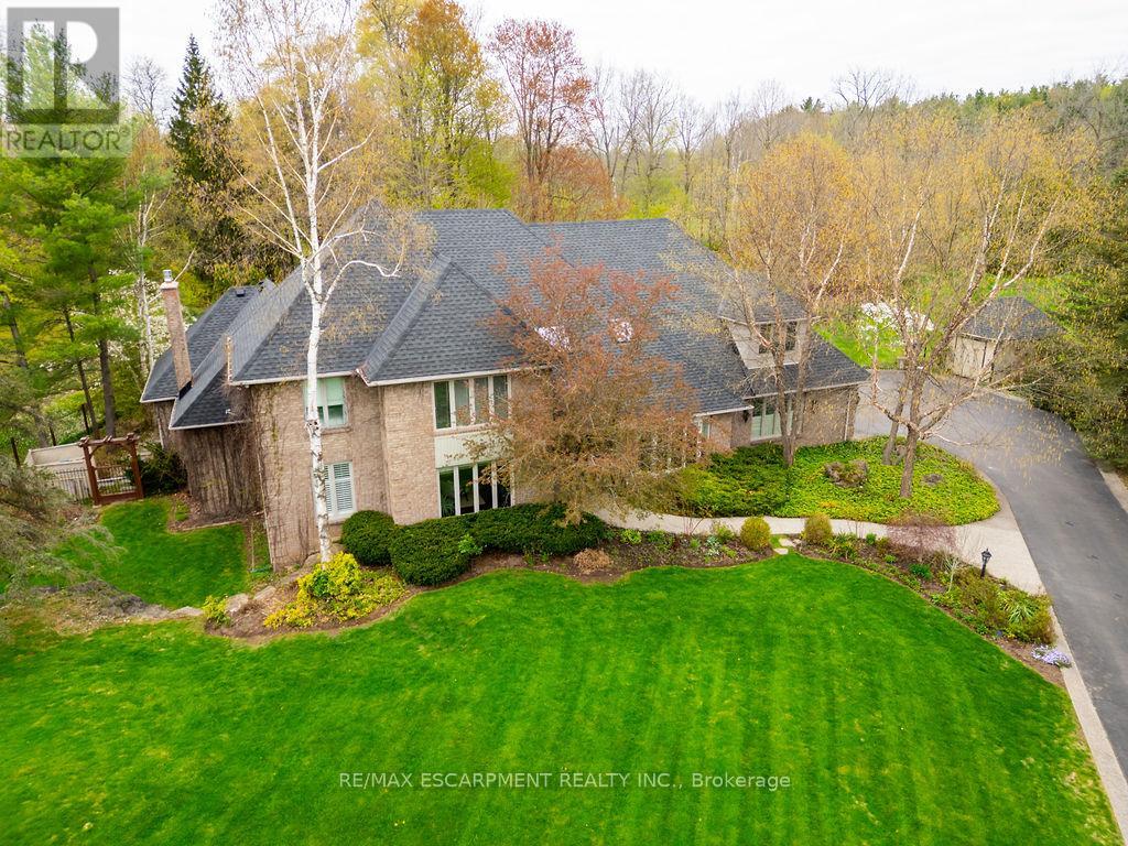 27 Blackberry Place, Hamilton, Ontario  L0R 1H2 - Photo 2 - X12144919