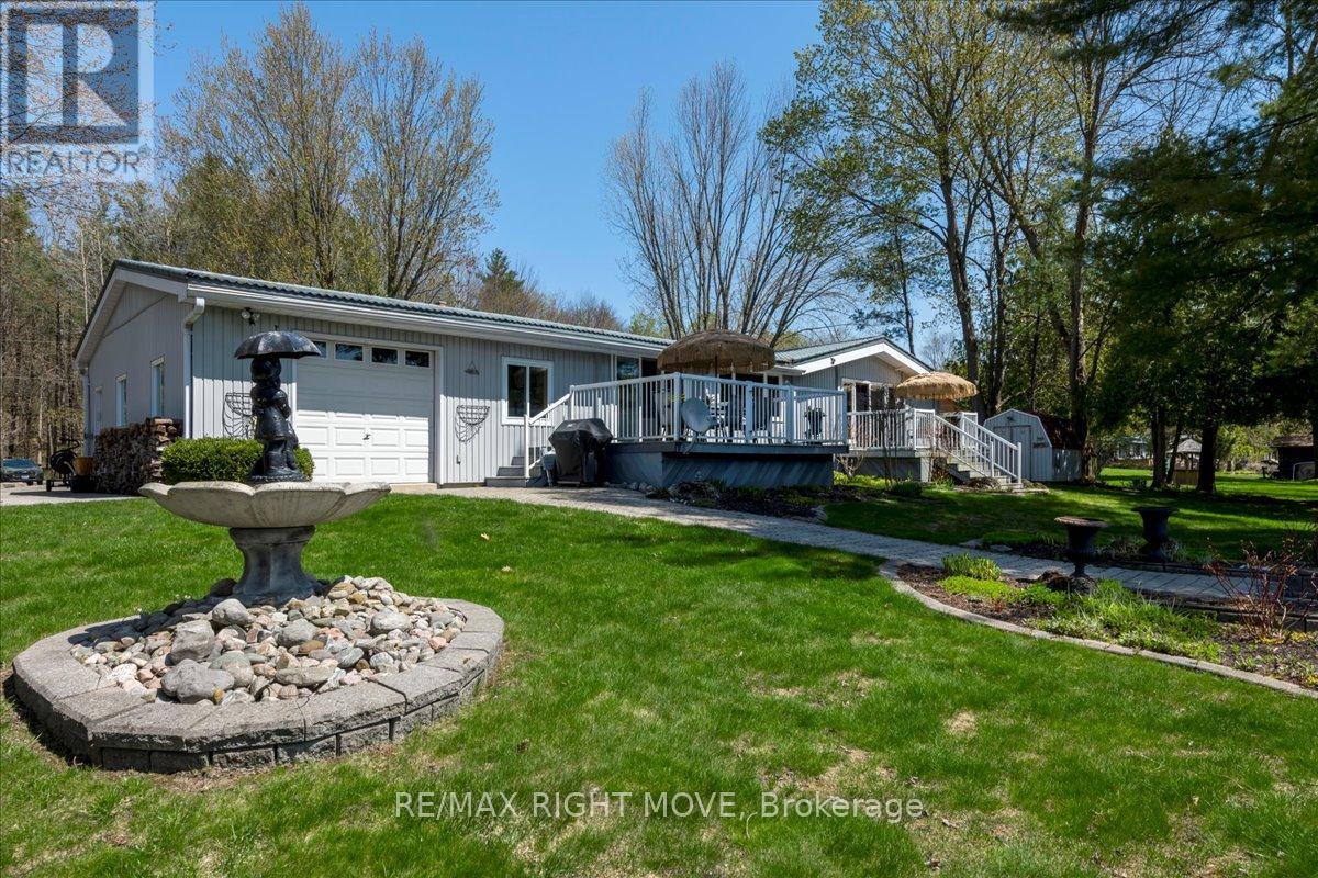 1092 Cowbell Lane, Gravenhurst, Ontario  P0E 1N0 - Photo 35 - X12144948