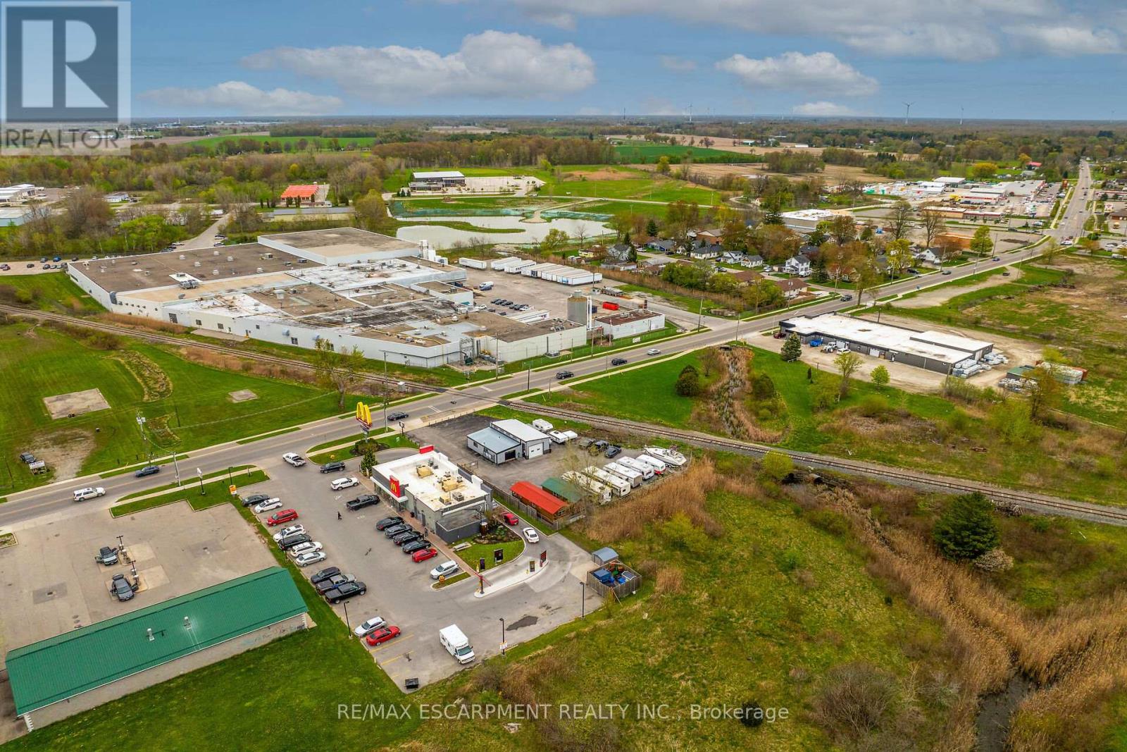 628 Broad Street E, Haldimand (Dunnville), Ontario  N1A 1H1 - Photo 40 - X12144995
