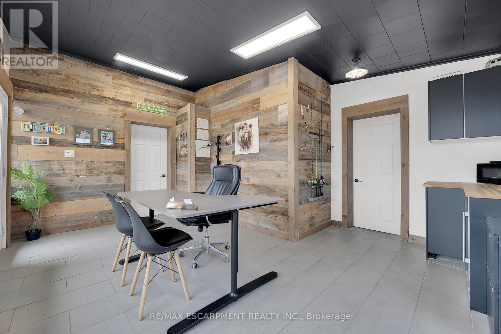 628 Broad Street E, Haldimand (Dunnville), Ontario  N1A 1H1 - Photo 8 - X12144995