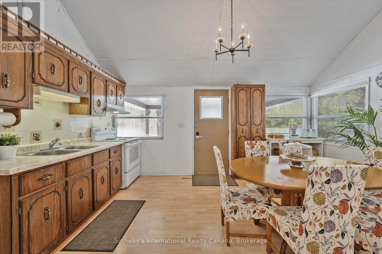 35 Roc Road, Tiny, Ontario  L0L 2J0 - Photo 10 - S12011333