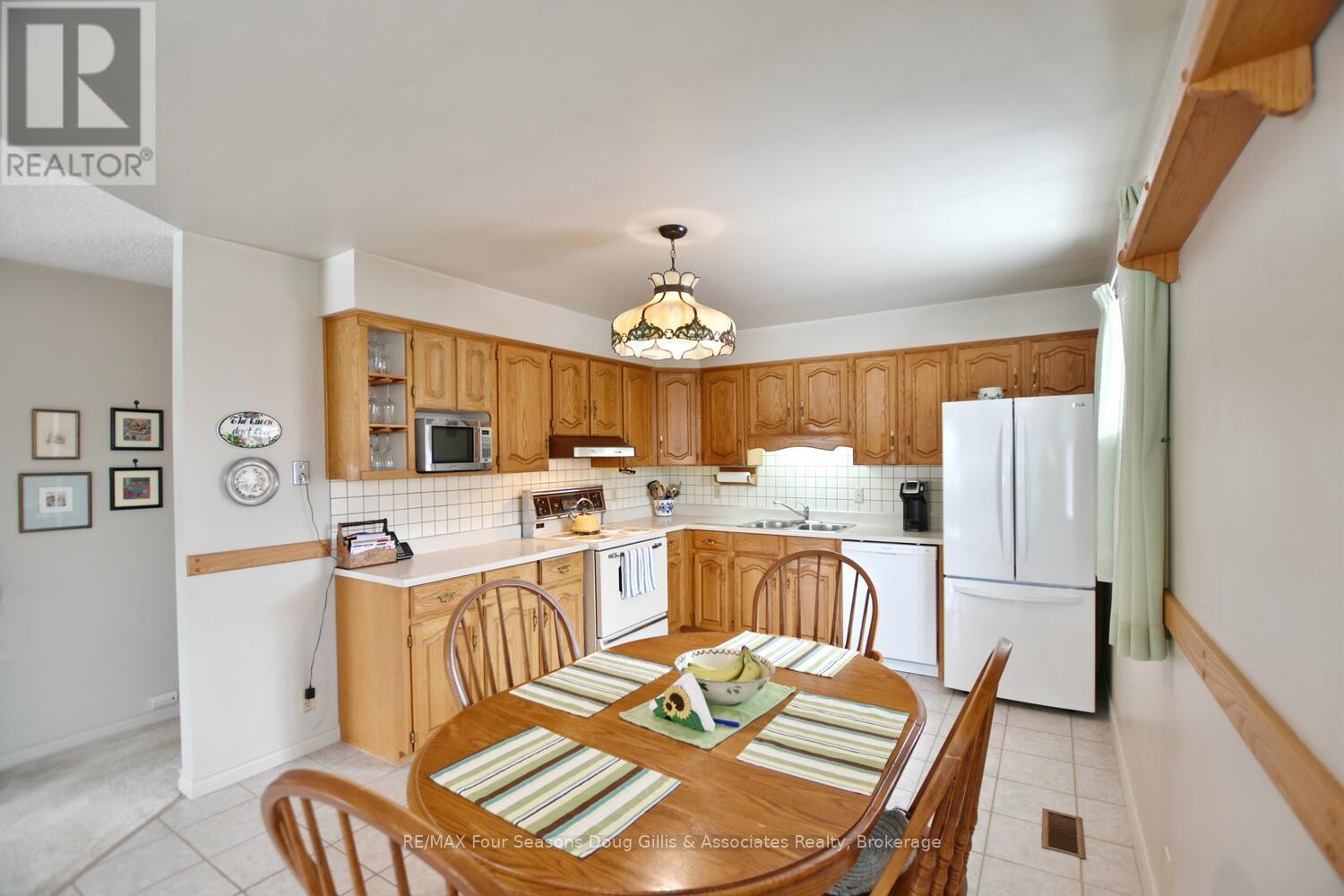 100 Lockhart Road, Collingwood, Ontario  L9Y 4L6 - Photo 10 - S12076898