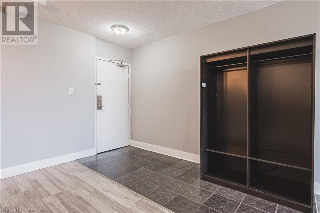 975 Warwick Court Unit# 1410, Burlington, Ontario  L7T 3Z7 - Photo 9 - 40727493