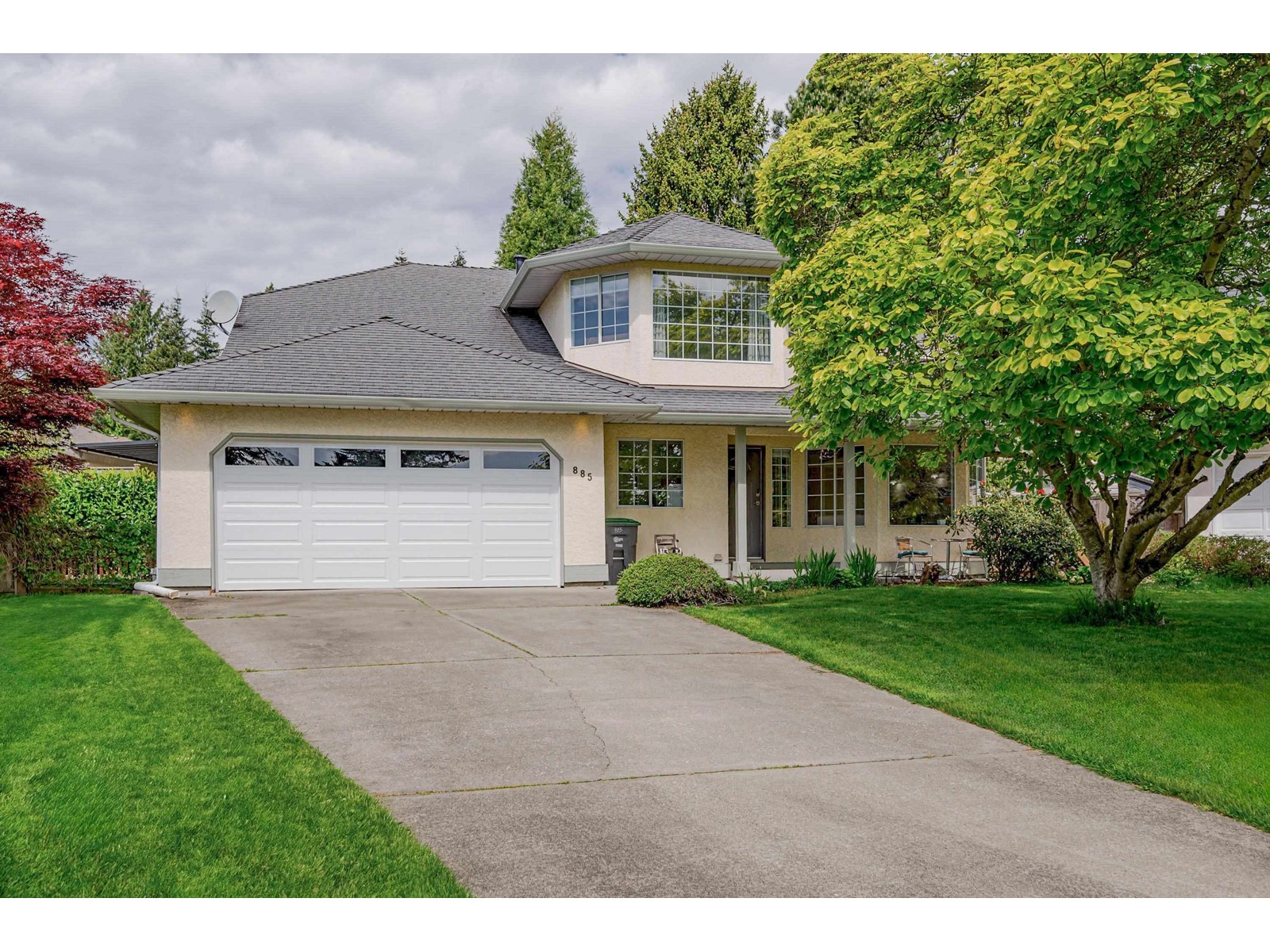 Property at 885 165 STREET image 2