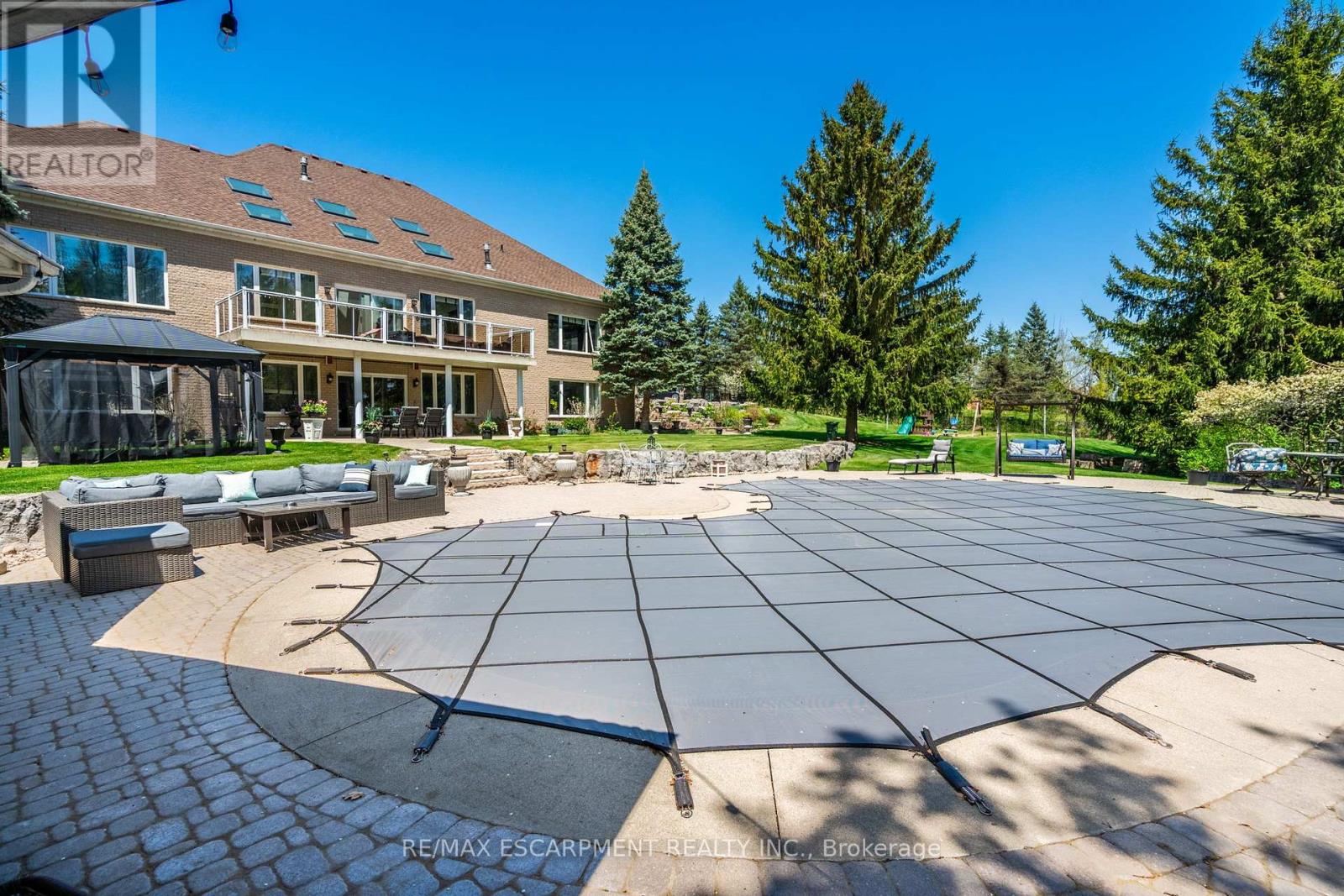 11 Palomino Drive, Hamilton, Ontario  L0R 1H3 - Photo 45 - X12015782