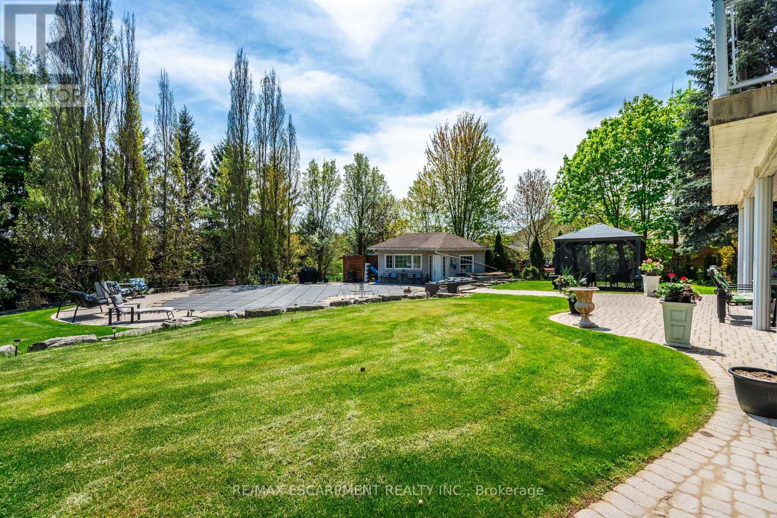 11 Palomino Drive, Hamilton, Ontario  L0R 1H3 - Photo 47 - X12015782