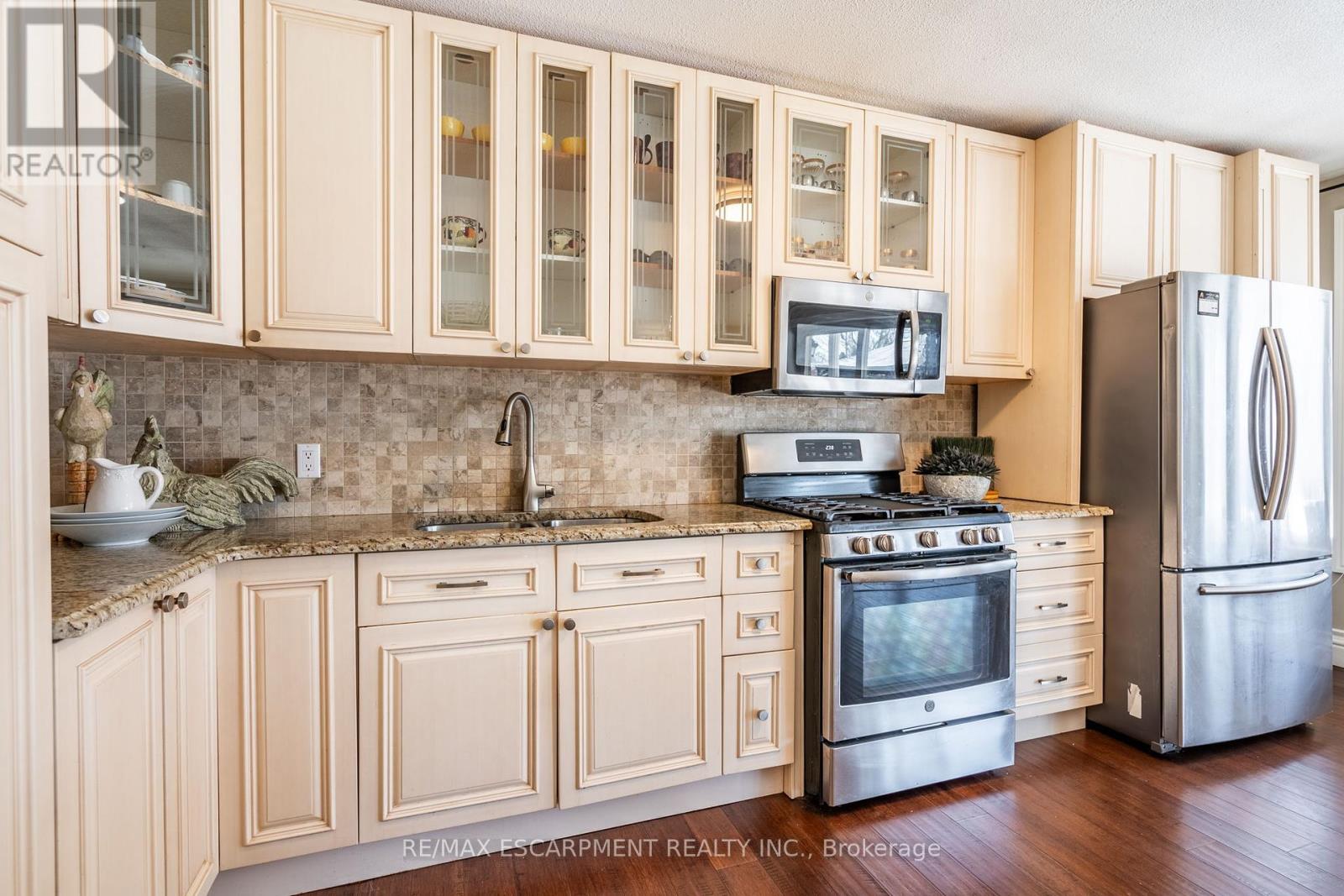 11 Palomino Drive, Hamilton, Ontario  L0R 1H3 - Photo 38 - X12015782