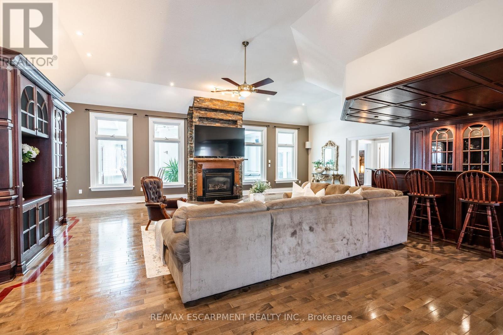 11 Palomino Drive, Hamilton, Ontario  L0R 1H3 - Photo 8 - X12015782