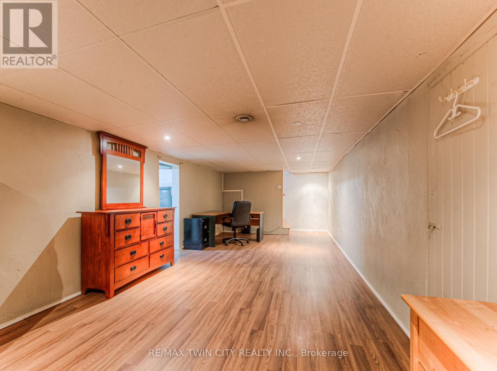 74 Chelsea Road, Kitchener, Ontario  N2B 1H9 - Photo 25 - X12041374