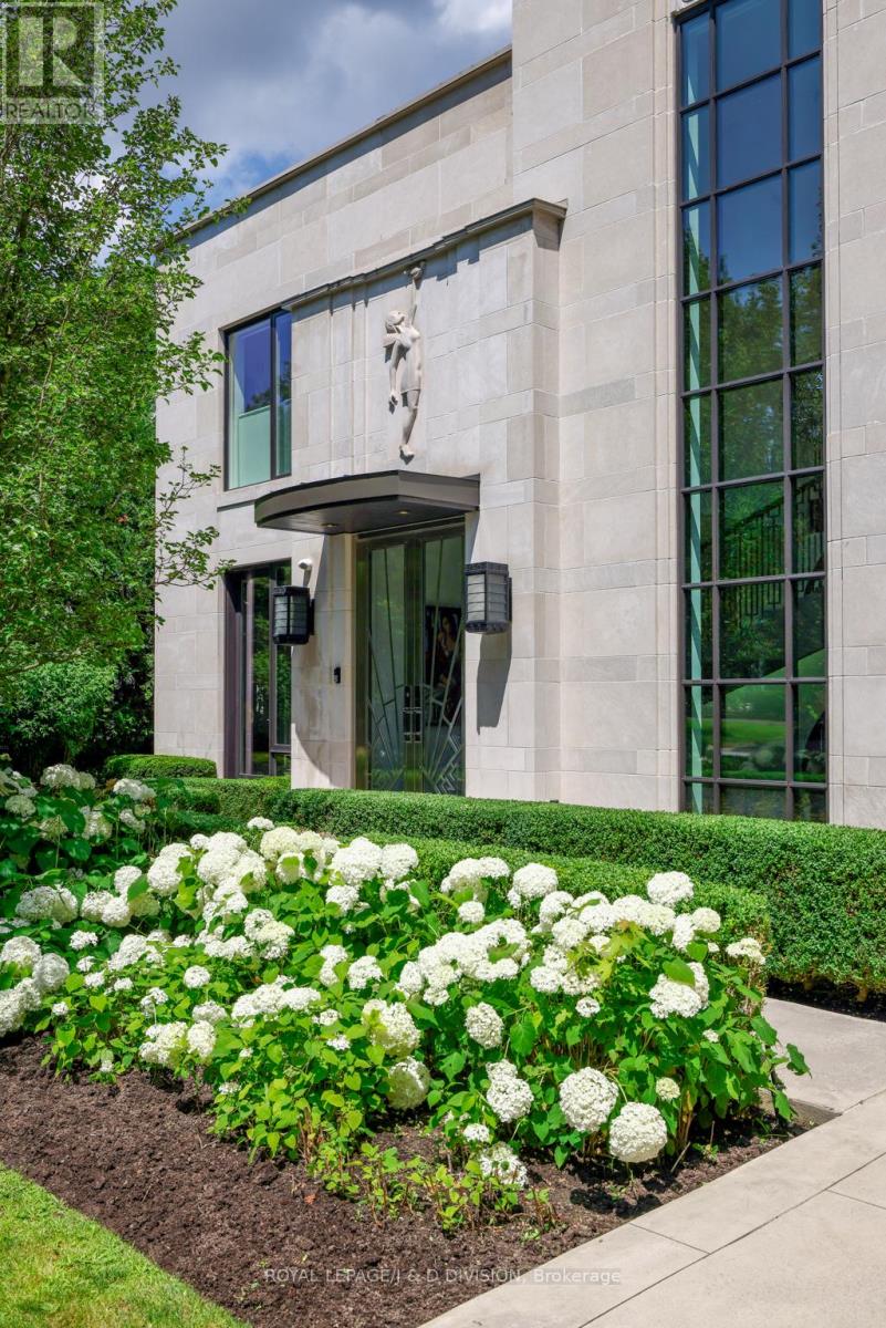 Property at 20 FOREST GLEN CRESCENT image 2