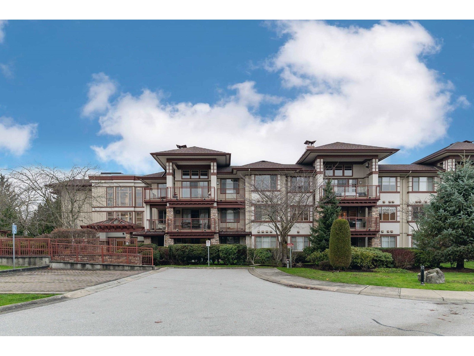 207 16477 64 Avenue, Surrey, British Columbia  V3S 6V7 - Photo 3 - R3001265