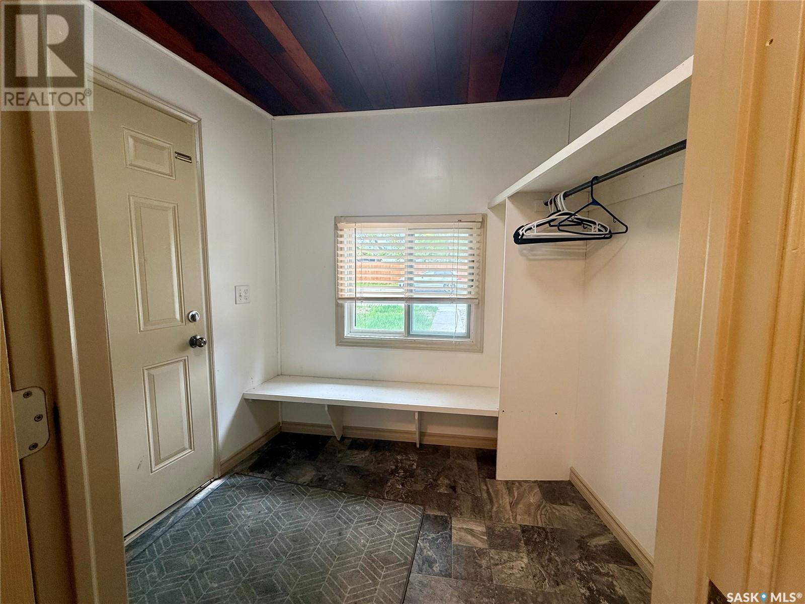Property at 17 MERRITT CRESCENT image 4