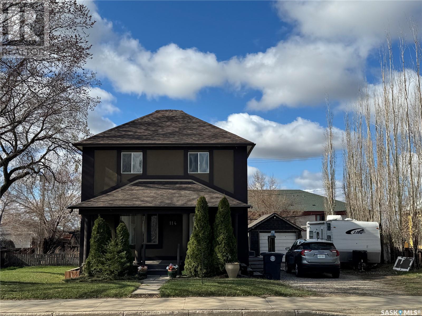 114 2nd Avenue W, Biggar, Saskatchewan  S0K 0M0 - Photo 1 - SK996057