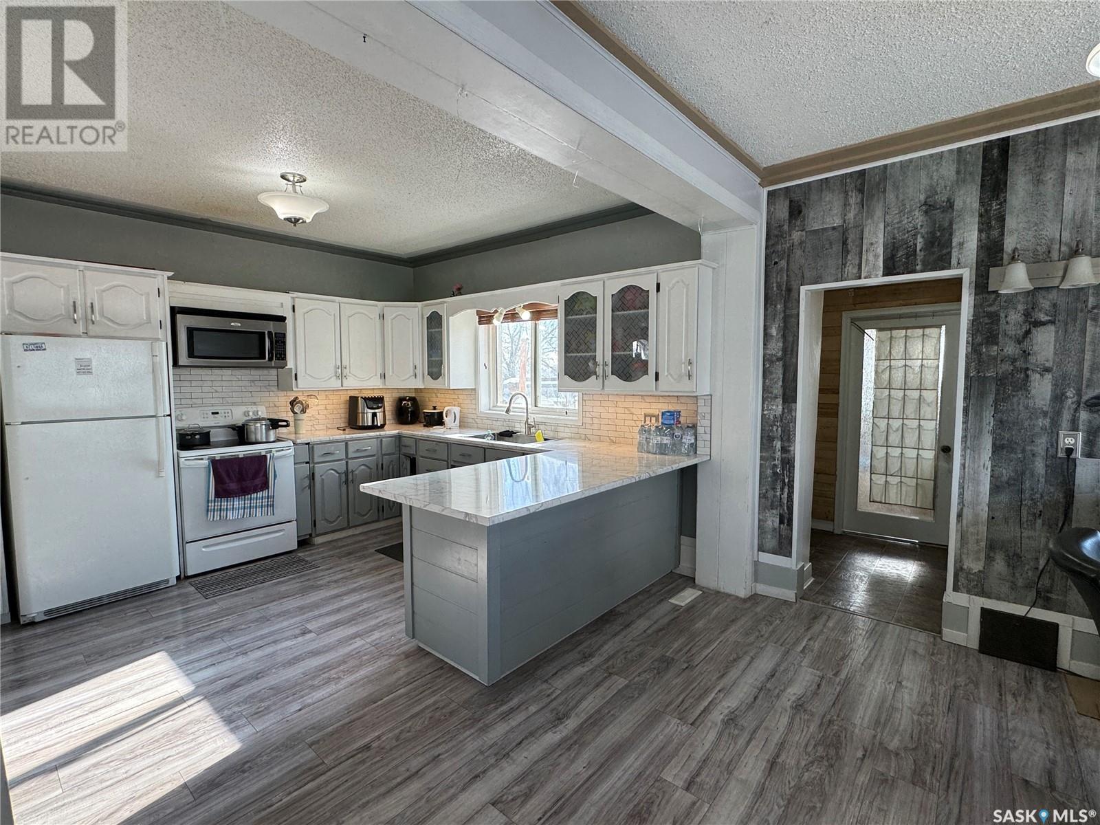 114 2nd Avenue W, Biggar, Saskatchewan  S0K 0M0 - Photo 6 - SK996057