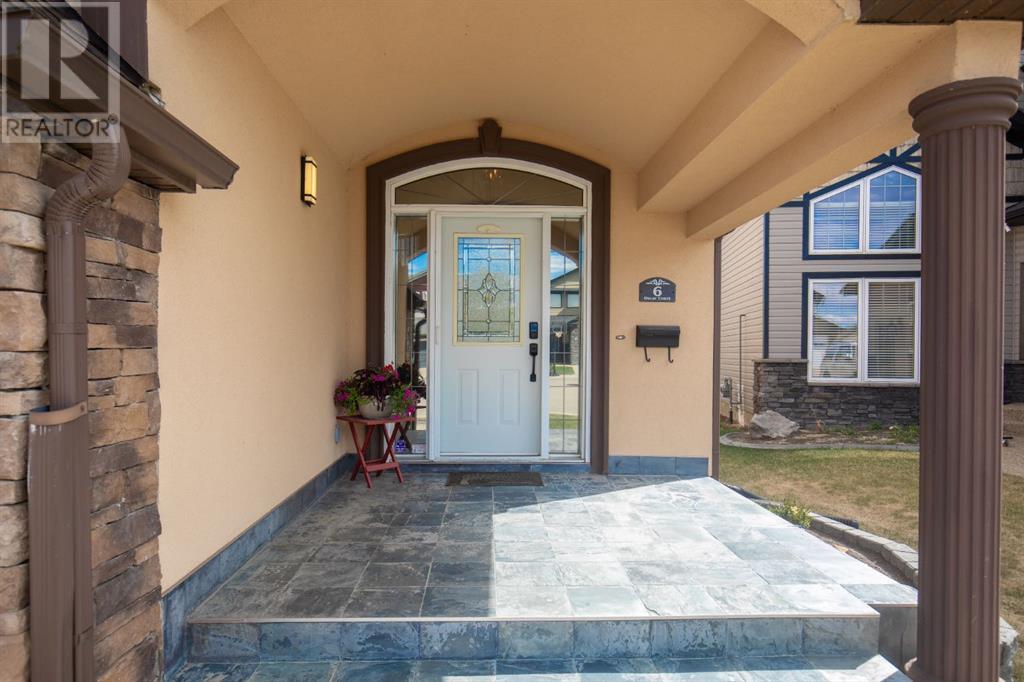 Property at 6 Oscar Court image 3