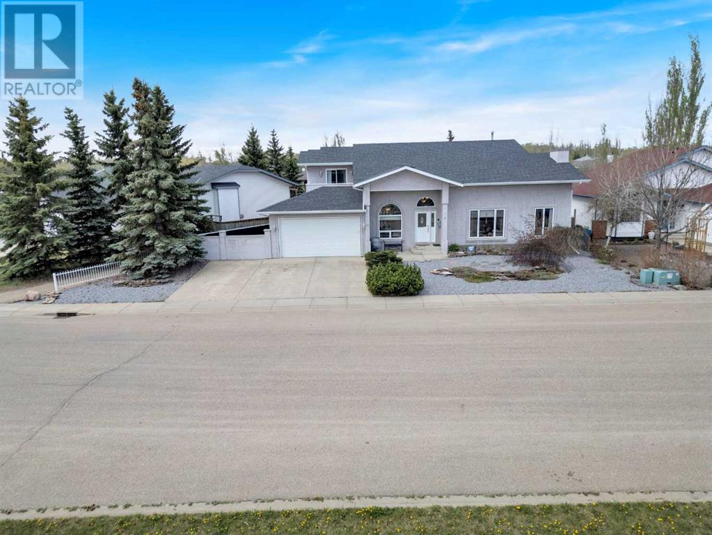 Property at 10 Willow Springs Crescent image 2