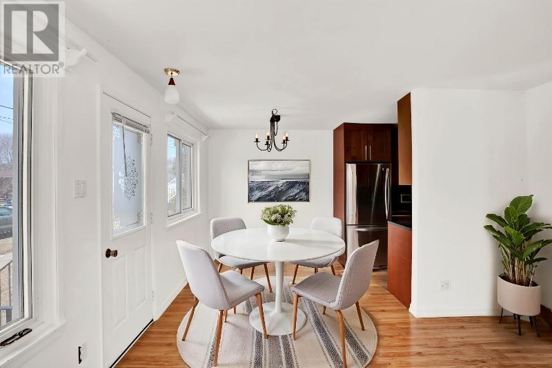 Property at 99 Empress ST N image 3