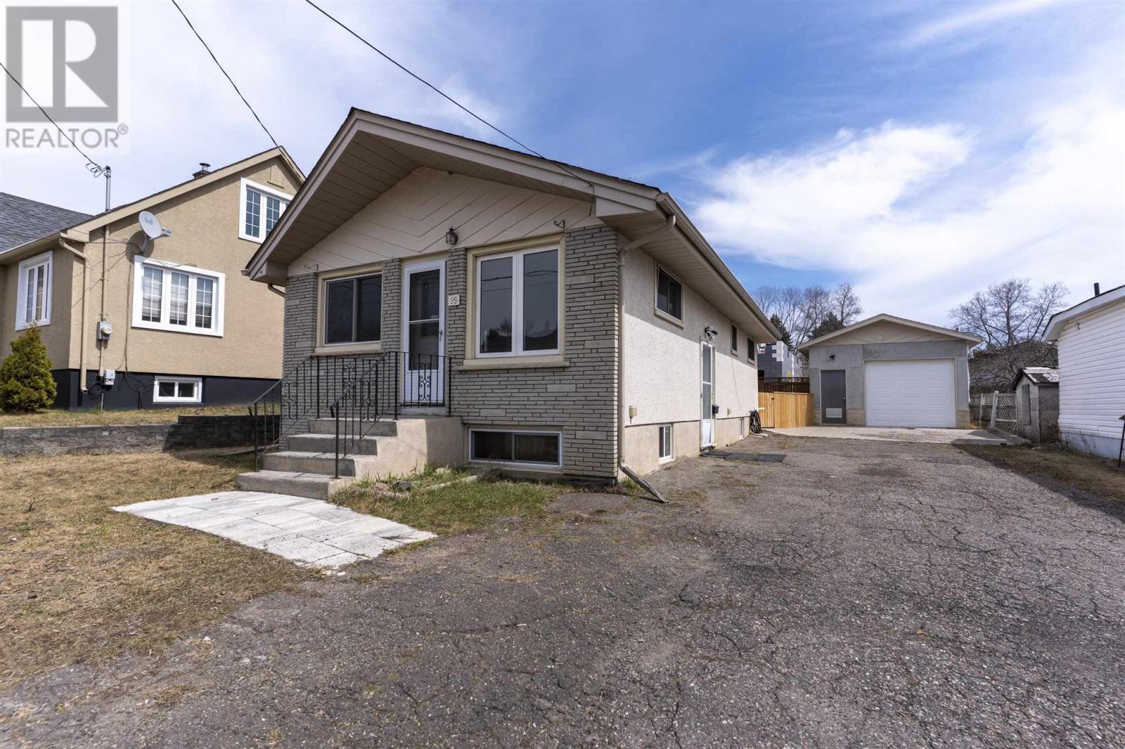 Property at 99 Empress ST N image 1