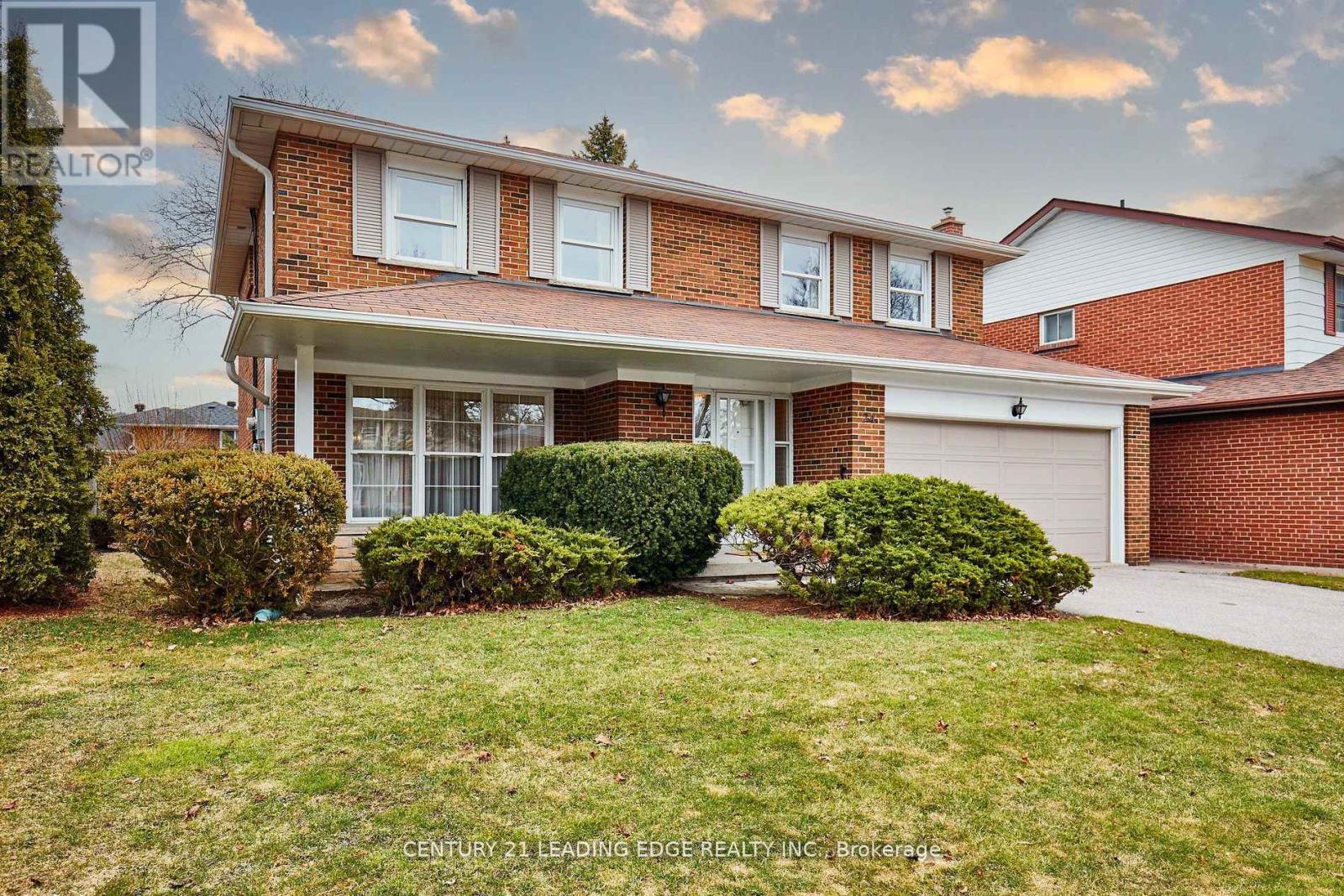 24 Dunmurray Boulevard, Toronto, Ontario  M1T 2J9 - Photo 2 - E12144448