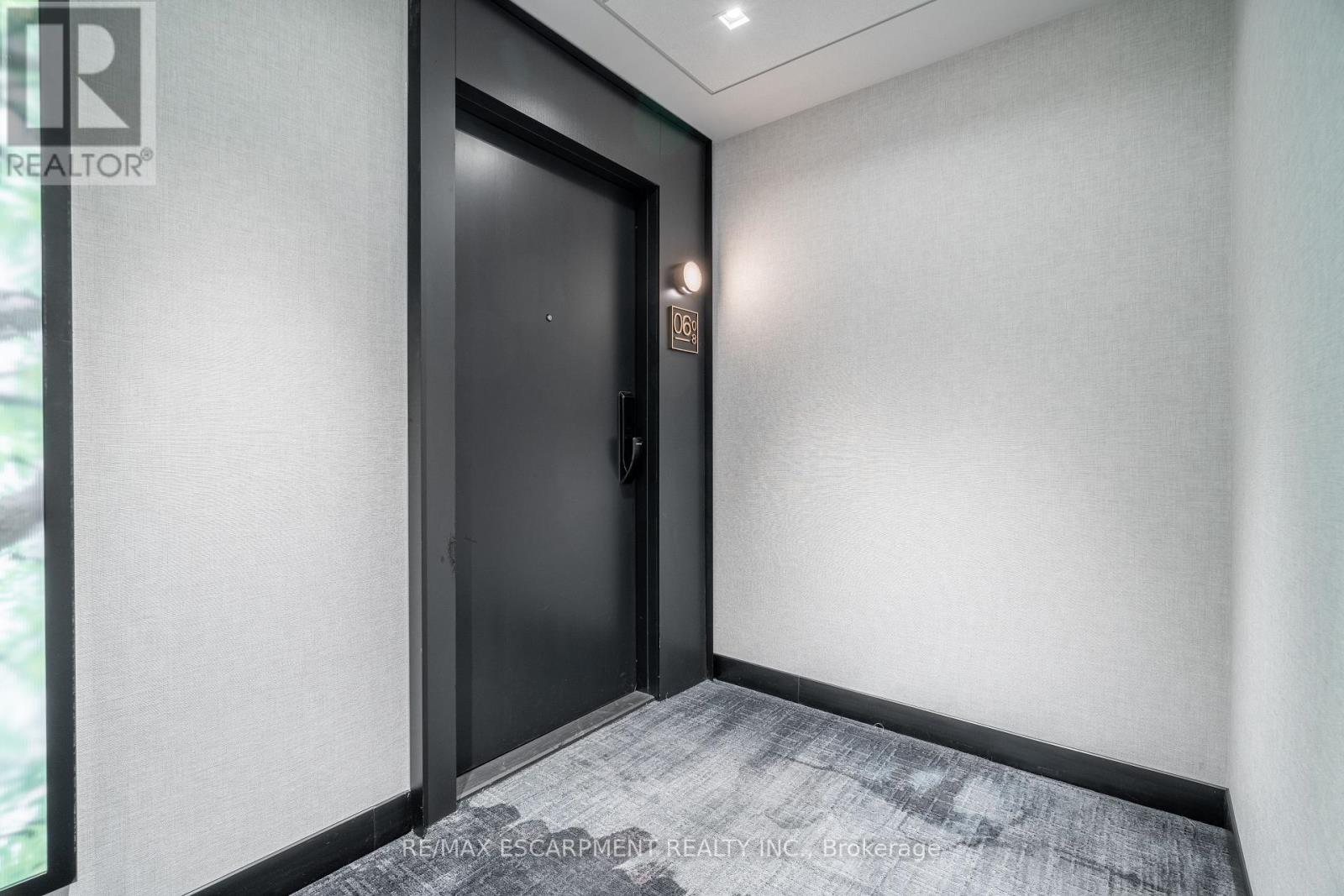 Property at 608 - 3200 WILLIAM COLTSON AVENUE image 4