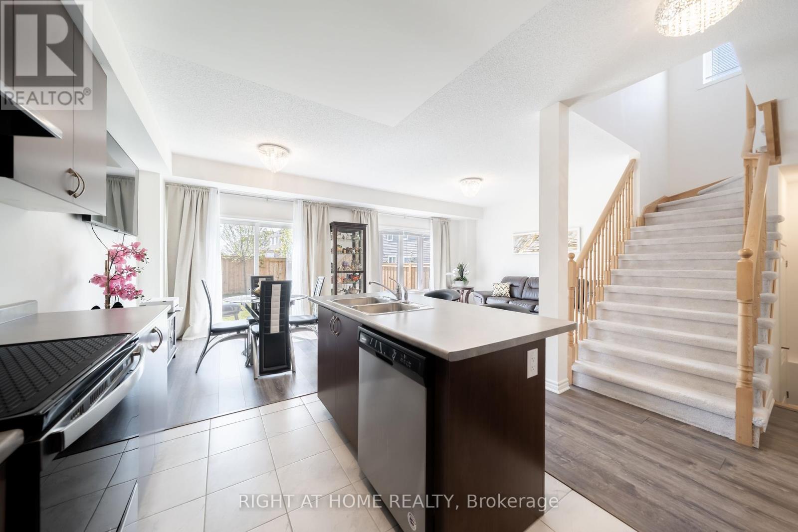 6 Bobolink Drive, Wasaga Beach, Ontario  N4G 5S4 - Photo 11 - S12053965