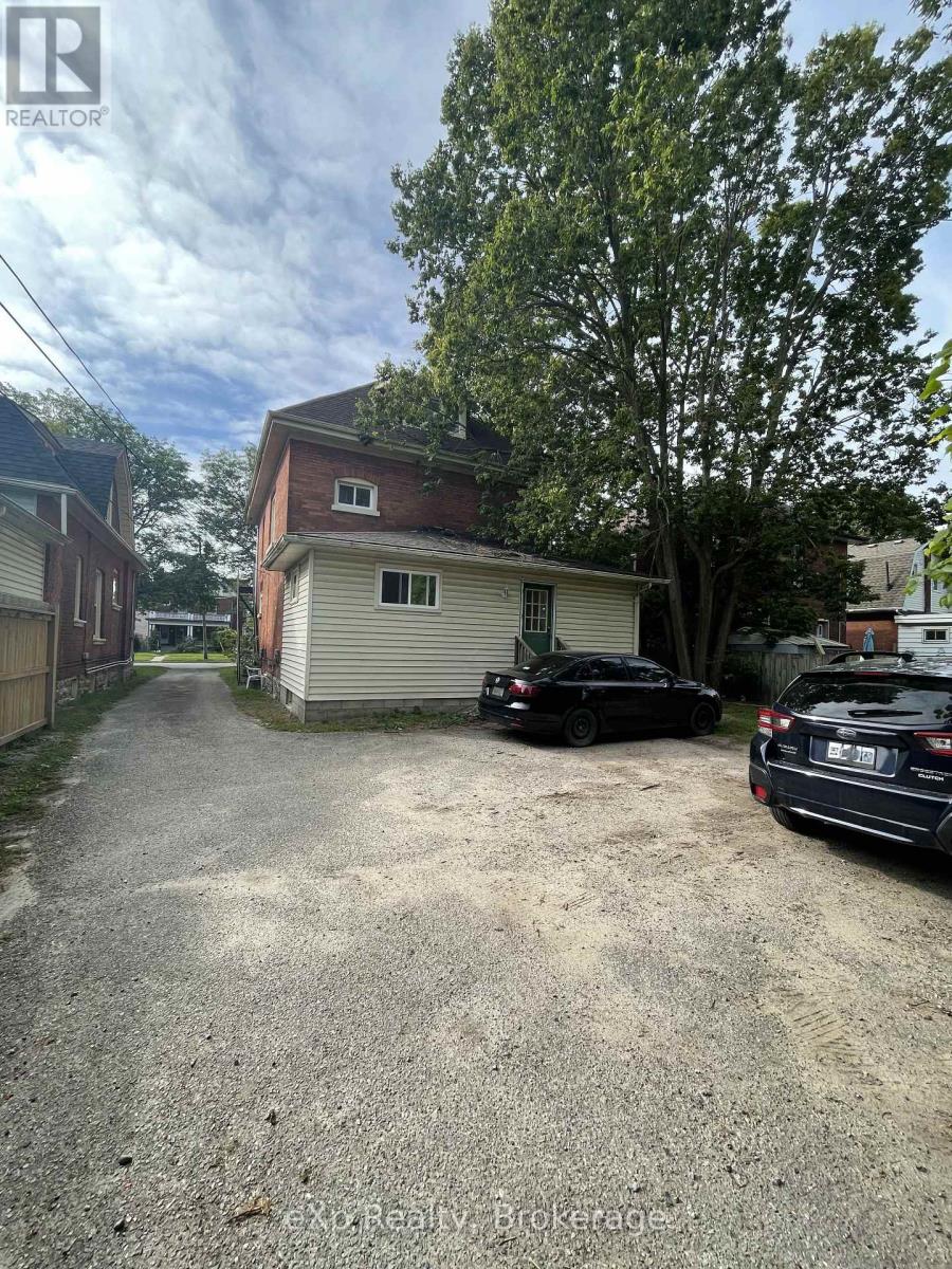 126 Chatham Street, Brant, Ontario  N3S 4G4 - Photo 4 - X12110246