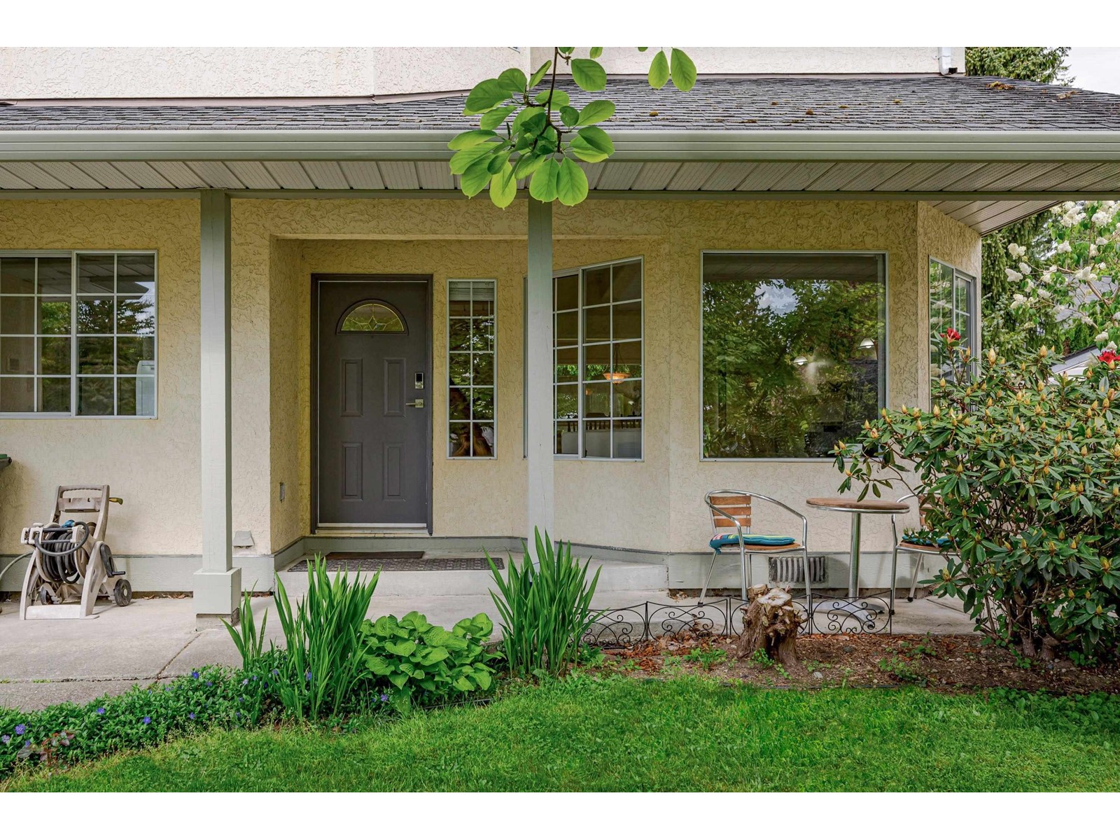 Property at 885 165 STREET image 4