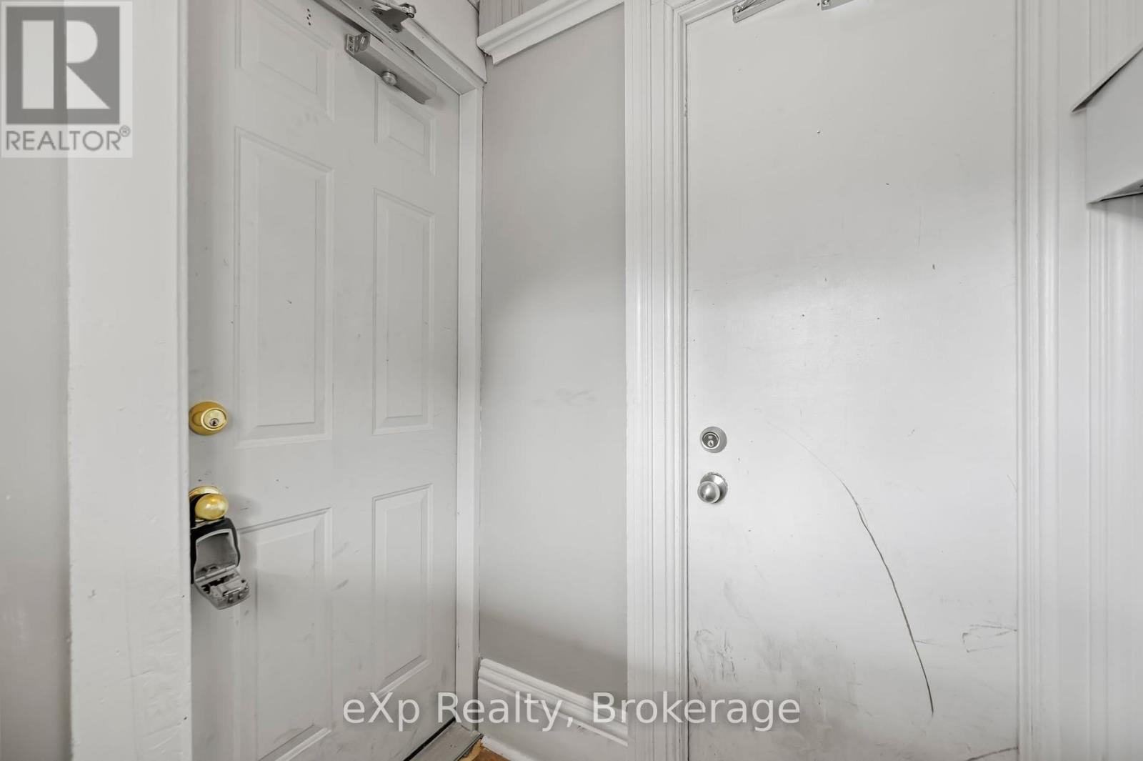 242 Dalhousie Street, Brantford, Ontario  N3S 3T9 - Photo 5 - X12145002