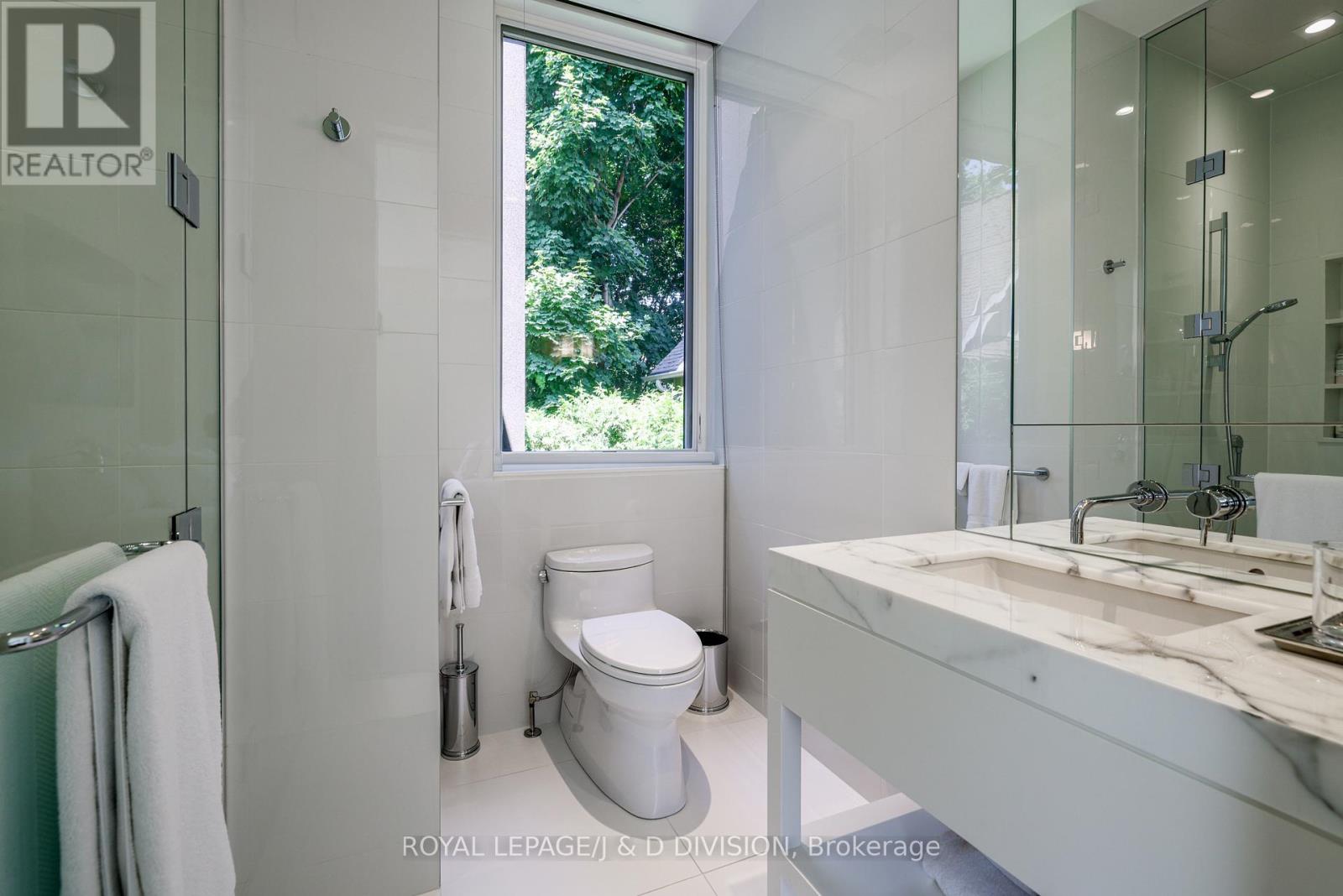 20 Forest Glen Crescent, Toronto, Ontario  M4N 2E8 - Photo 38 - C12144839