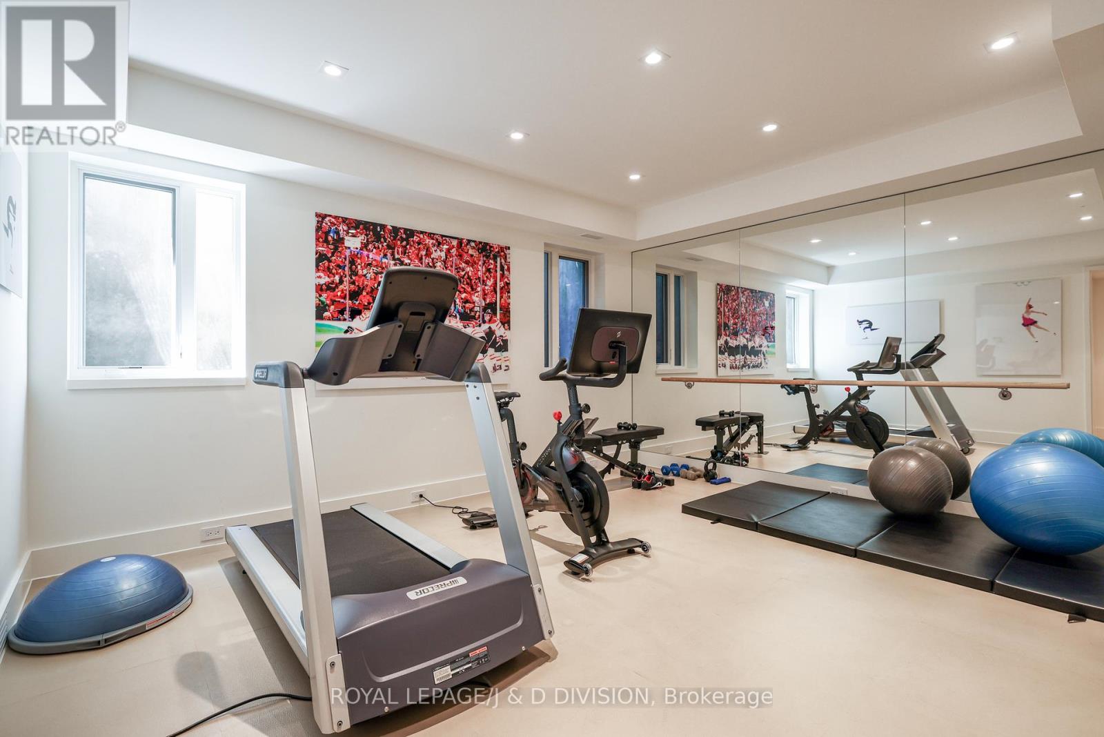 20 Forest Glen Crescent, Toronto, Ontario  M4N 2E8 - Photo 44 - C12144839