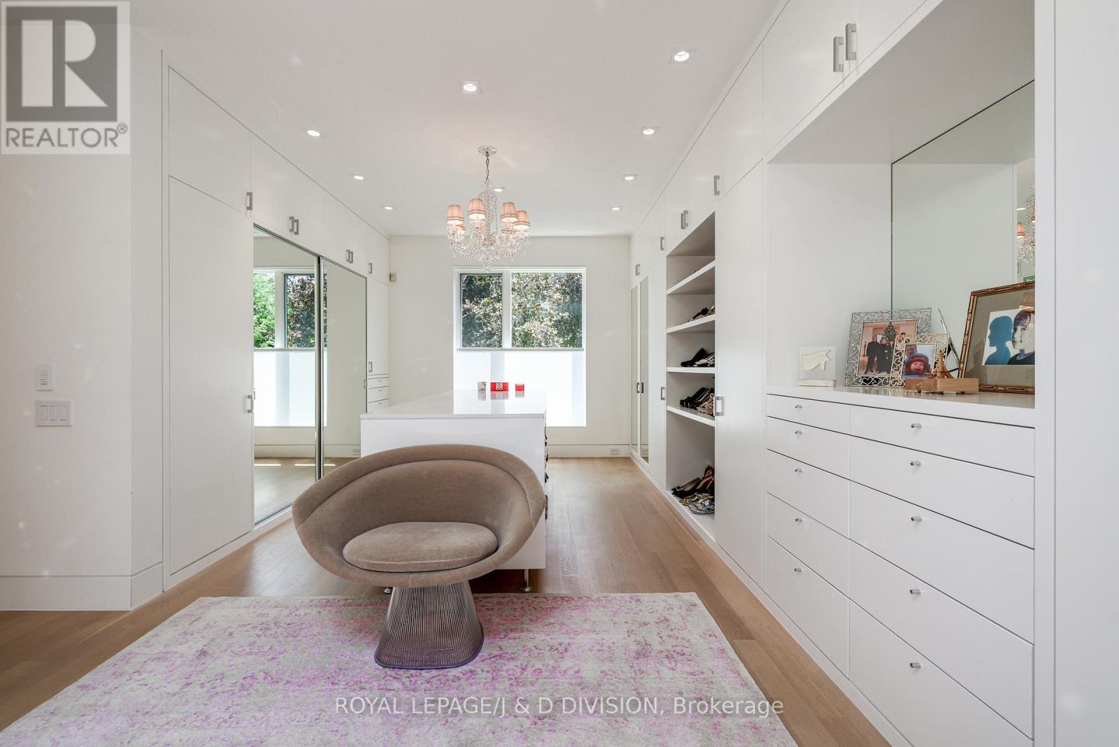20 Forest Glen Crescent, Toronto, Ontario  M4N 2E8 - Photo 32 - C12144839